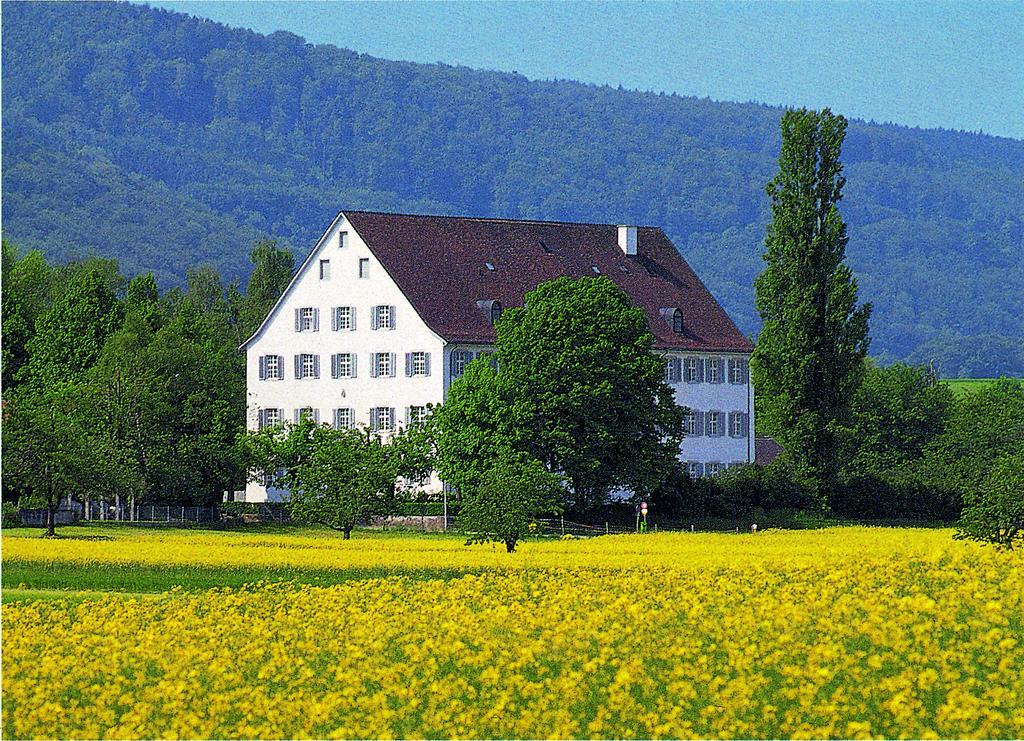 Klosterhotel Kreuz Mariastein ภายนอก รูปภาพ