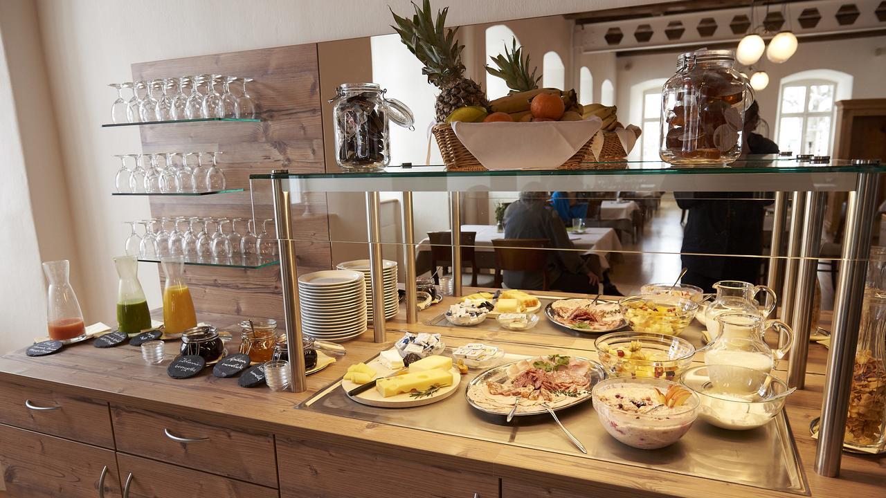 Klosterhotel Kreuz Mariastein ภายนอก รูปภาพ