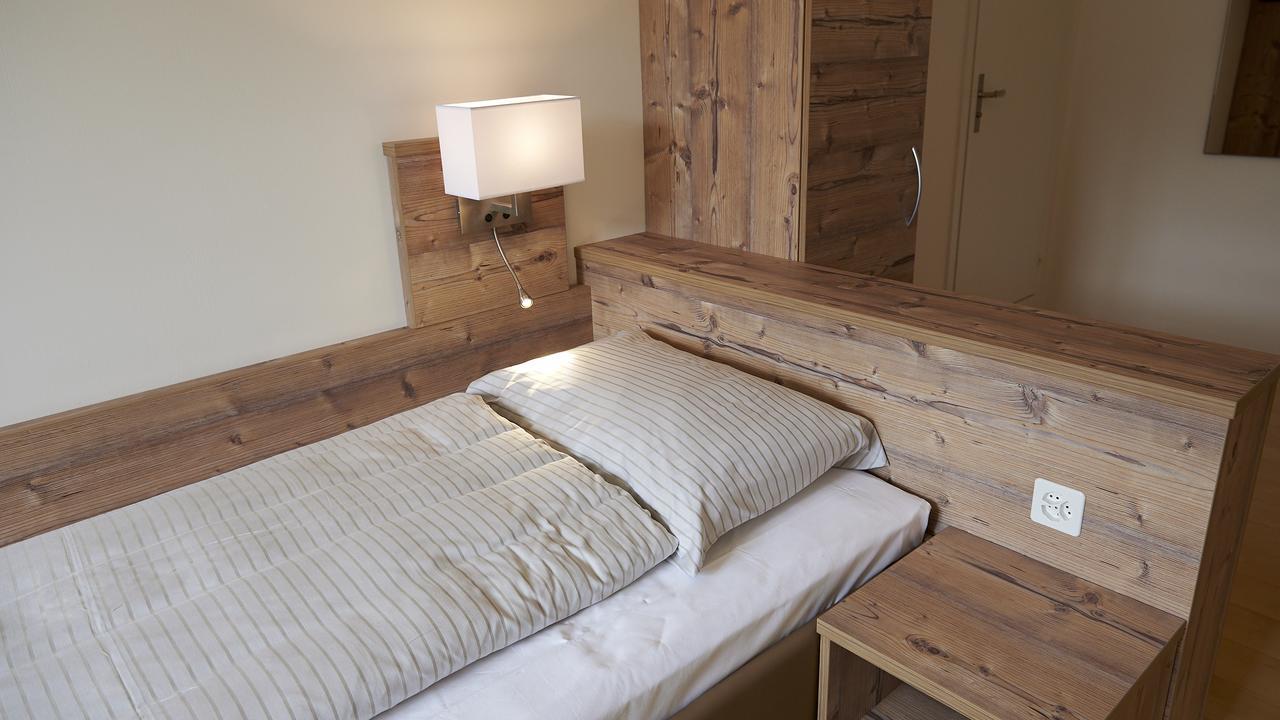 Klosterhotel Kreuz Mariastein ภายนอก รูปภาพ